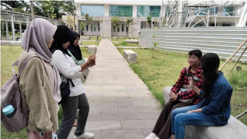 Mahasiswa D4 Perpustakaan Digital Melakukan