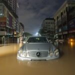 Sebagian Jakarta diguyur hujan pada Sabtu malam ini