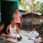 Babinsa Koramil 19/Sapeken Serda Jamaludin Sambangi Anak Stunting di Desa Saor