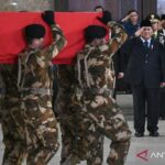 Politik sepekan, efisiensi energi hingga pemakaman tiga prajurit TNI